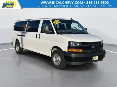 2023 Chevrolet Express Passenger 3500 1LS