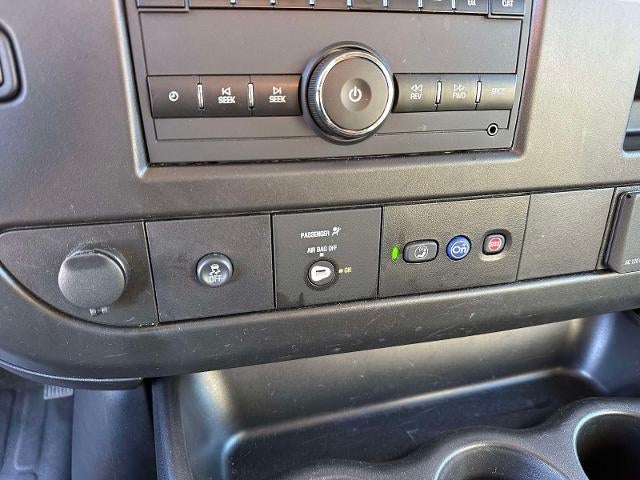 2023 Chevrolet Express Passenger 3500 1LS