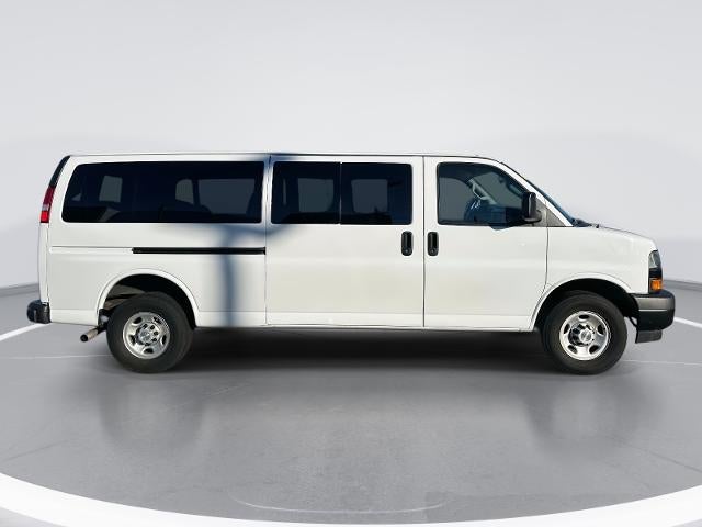 2023 Chevrolet Express Passenger 3500 1LS