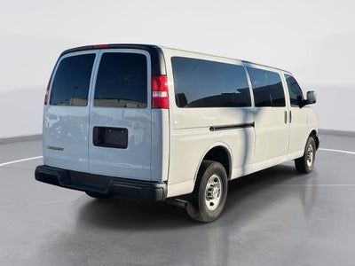 2023 Chevrolet Express Passenger 3500 1LS
