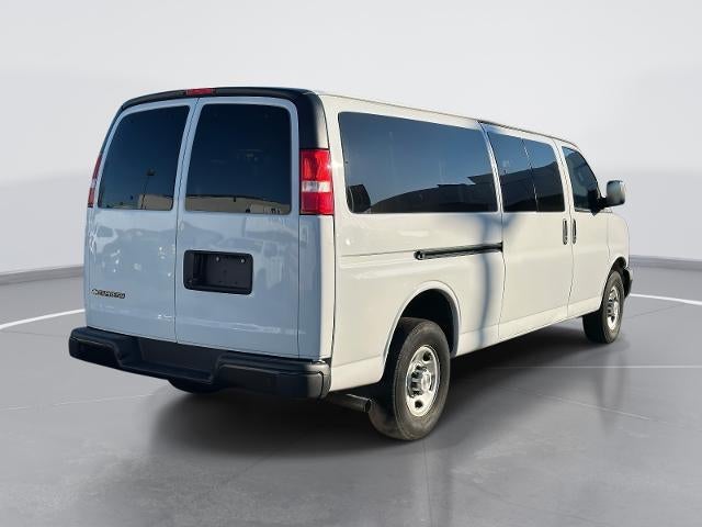 2023 Chevrolet Express Passenger 3500 1LS