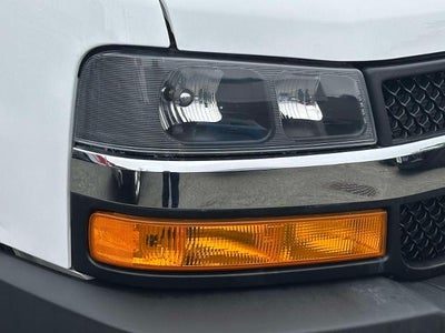 2024 Chevrolet Express Passenger 3500 1LT