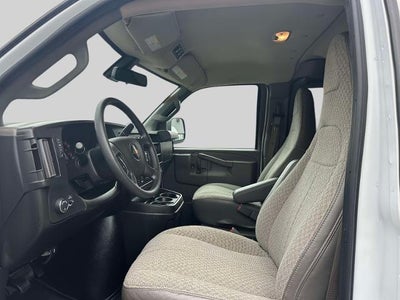 2024 Chevrolet Express Passenger 3500 1LT