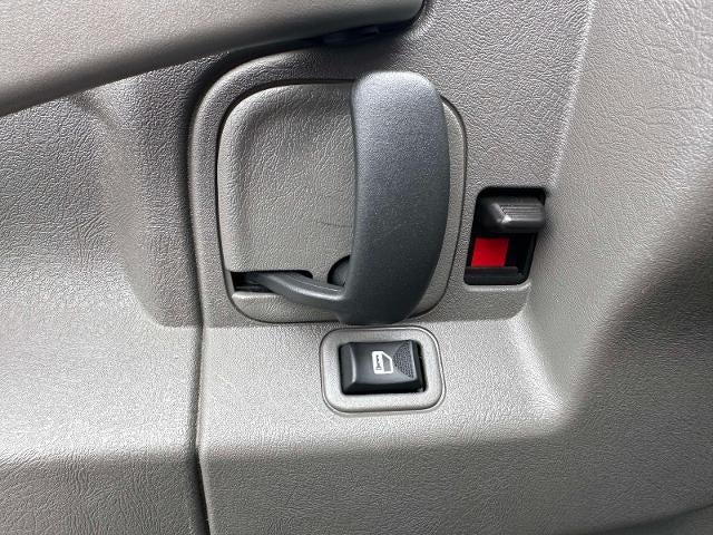 2024 Chevrolet Express Passenger 3500 1LT