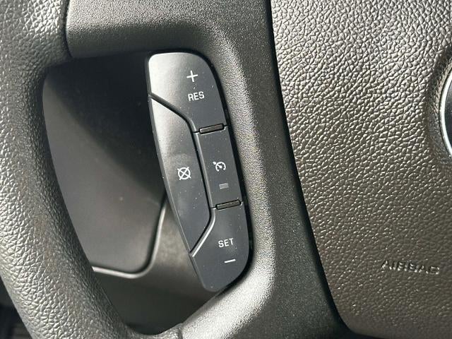 2024 Chevrolet Express Passenger 3500 1LT