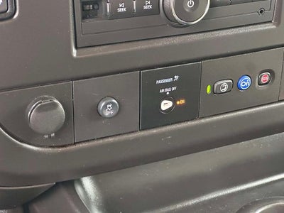 2024 Chevrolet Express Passenger 3500 1LT