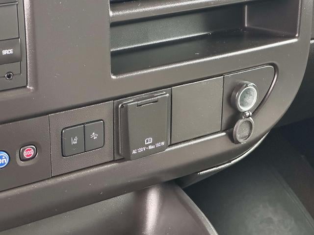 2024 Chevrolet Express Passenger 3500 1LT