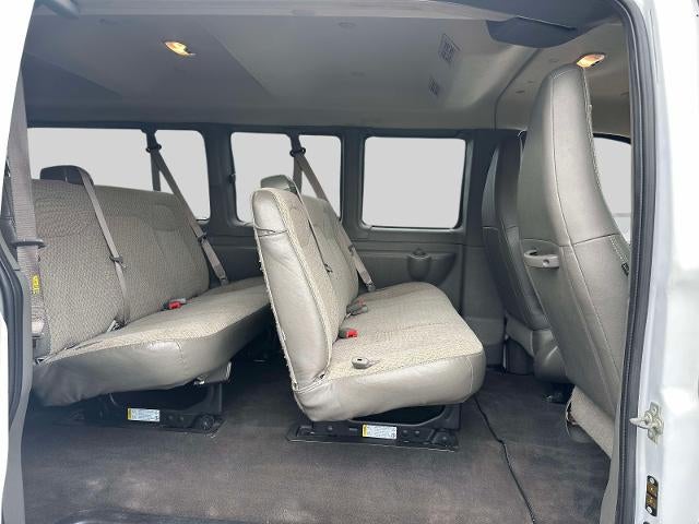 2024 Chevrolet Express Passenger 3500 1LT