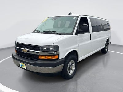2024 Chevrolet Express Passenger 3500 1LT