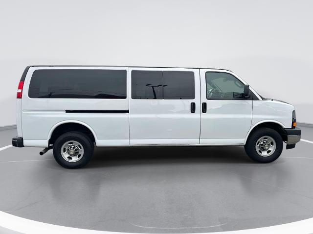 2024 Chevrolet Express Passenger 3500 1LT