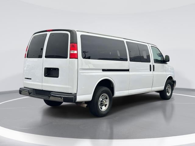 2024 Chevrolet Express Passenger 3500 1LT