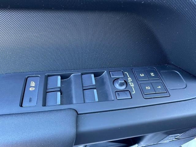 2025 Land Rover Defender S