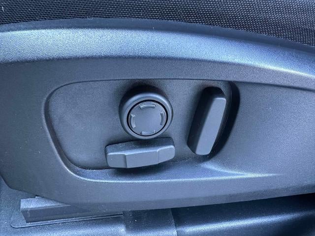 2025 Land Rover Defender S