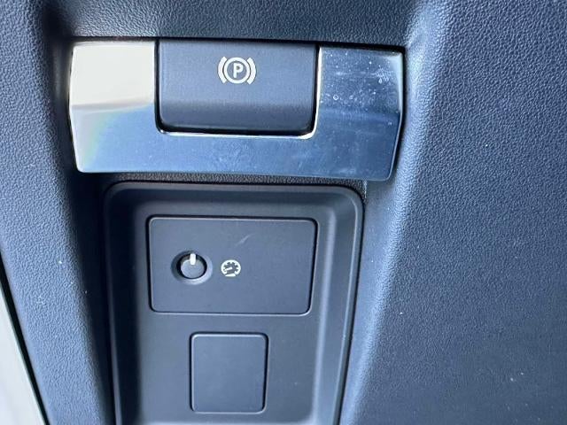 2025 Land Rover Defender S