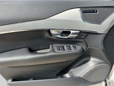 2021 Volvo XC90 T5 Momentum 7 Passenger