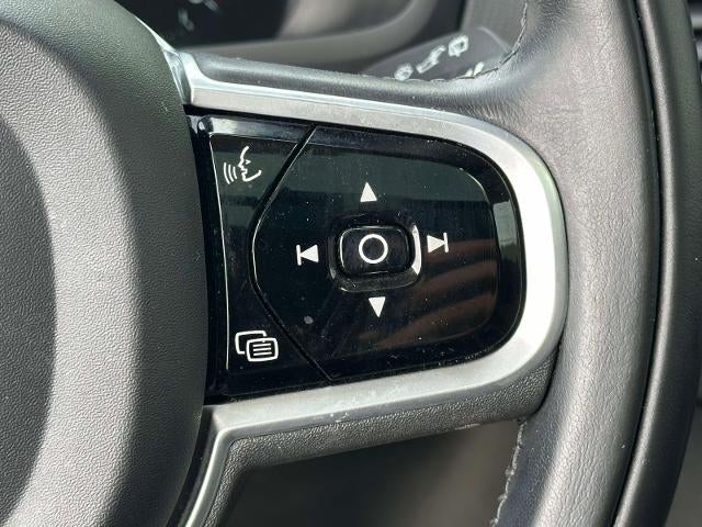 2021 Volvo XC90 T5 Momentum 7 Passenger