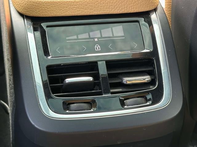 2018 Volvo XC90 T6 Momentum