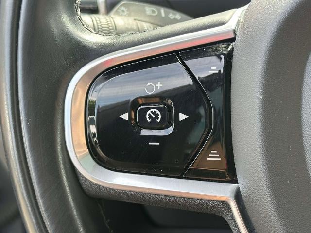 2018 Volvo XC90 T6 Momentum