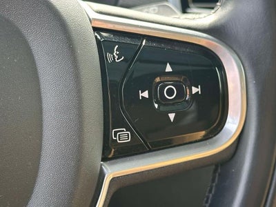 2018 Volvo XC90 T6 Momentum