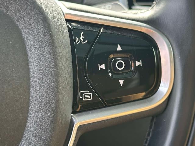 2018 Volvo XC90 T6 Momentum