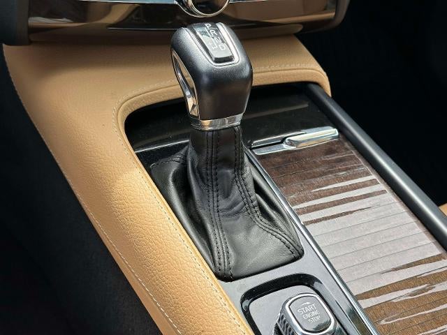 2018 Volvo XC90 T6 Momentum